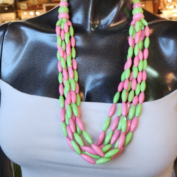 ππ Pretty in Pink and Green Statement Necklace with Earrings - Rounds - Picture 15 of 16